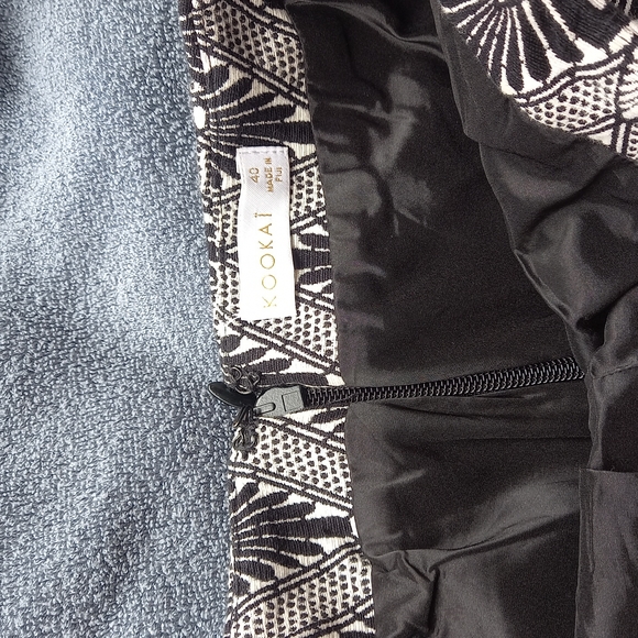 Kookai black and white shorts, zip (Size 40) - Picture 3 of 5